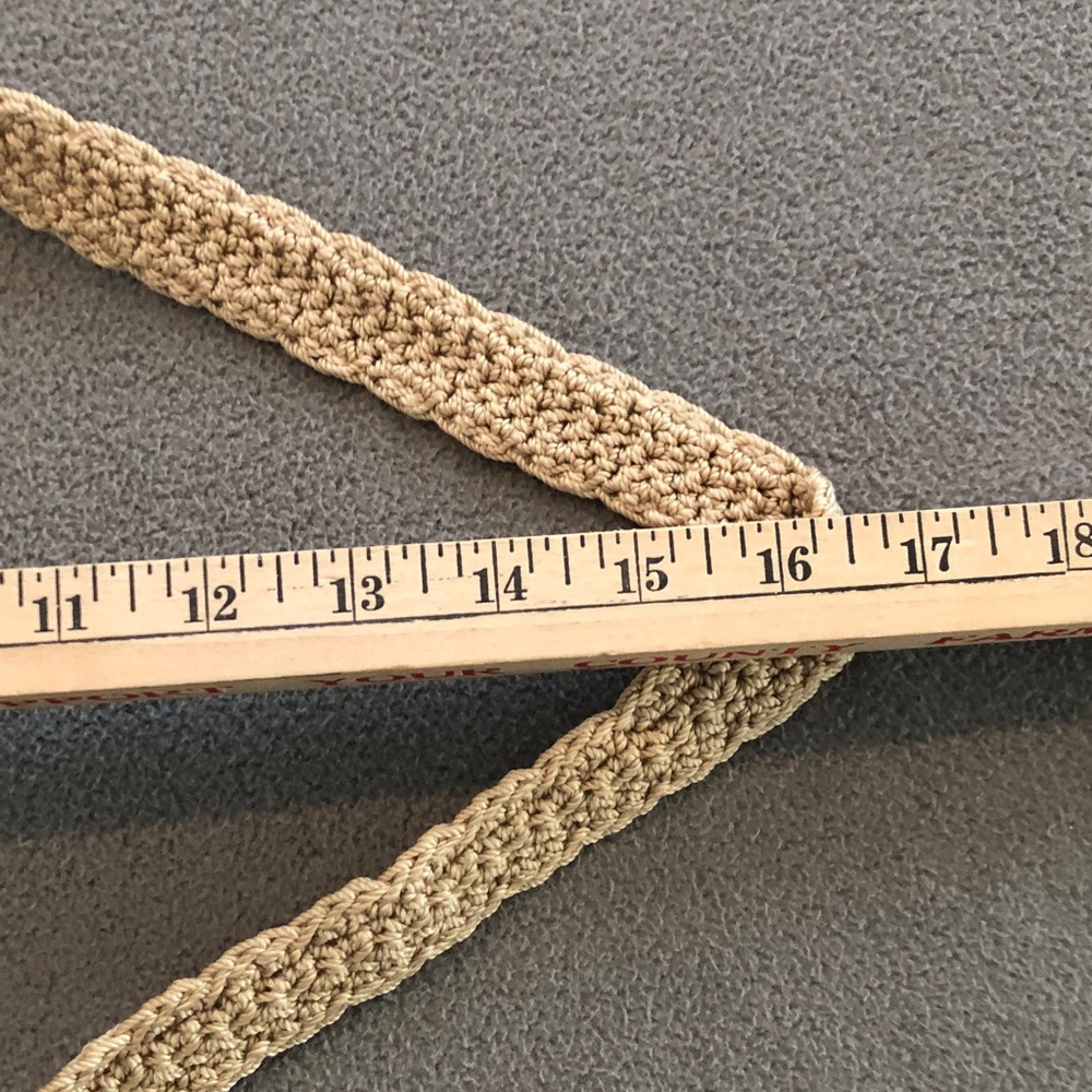 The SAK Beige Crocheted Crossbody Purse w Spring Flower faux Pearl - Picture 4 of 6